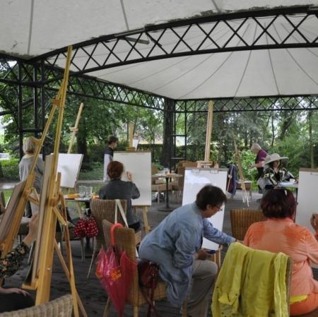 Warsztaty malarskie w przypałacowym ogrodzie