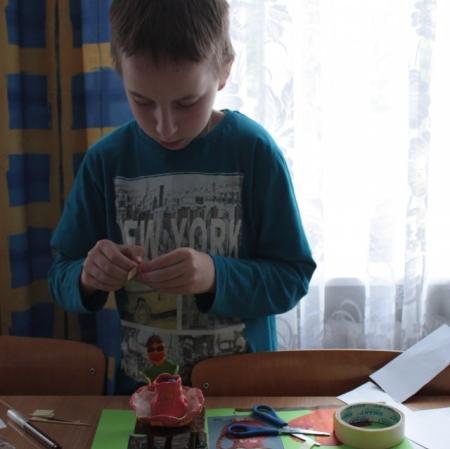 Uczestnik warsztatów podczas pracy