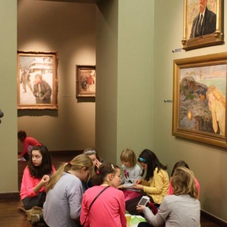 Uczestniczki warsztatów podczas pracy.