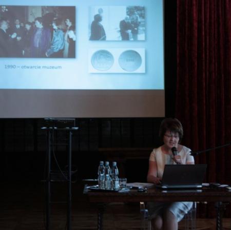 Kierownik Muzeum Pałac Herbsta Dorota Berbelska, wystąpienie pt. „Muzeum Pałac Herbsta. Sztuka dawna w nowym wymiarze”.