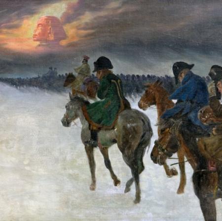 Tysiące żołnierzy jedzie konno w czasie śnieżycy. Okrywają się płaszczami przed zimnem. Na zachmurzonym niebie pojawia się majestatyczna twarz, przypominająca głowę Sfinksa