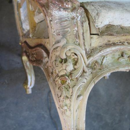 Kanapa 1. złocona w stylu Ludwika XV (2).JPG