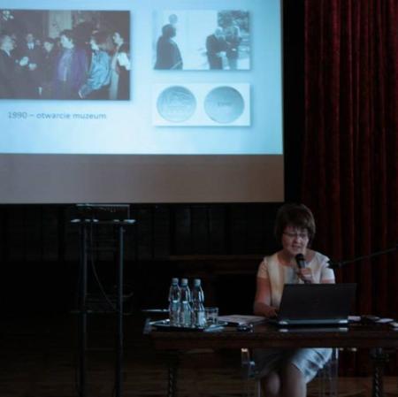 Kierownik Muzeum Pałac Herbsta Dorota Berbelska, wystąpienie pt. Muzeum Pałac Herbsta. Sztuka dawna w nowym wymiarze.