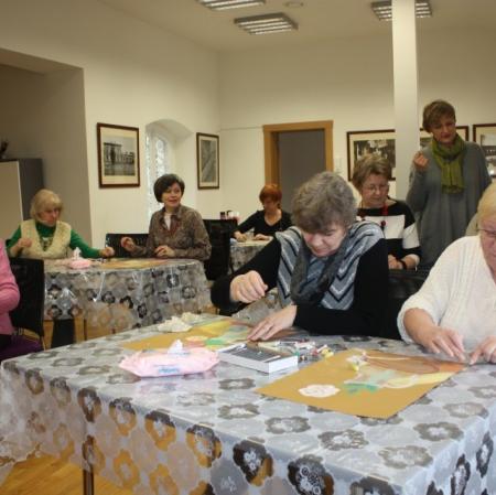Uczestniczki warsztatów podczas pracy.