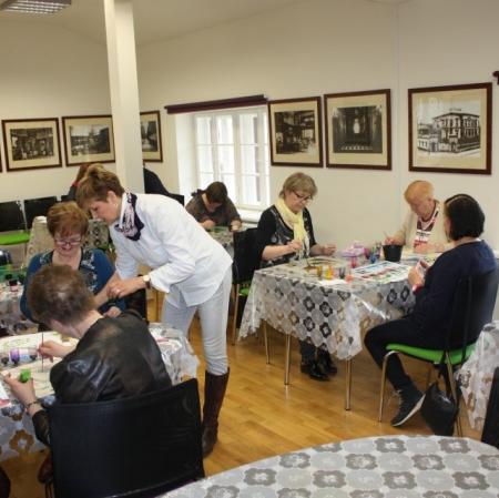 Uczestniczki warsztatów podczas pracy.