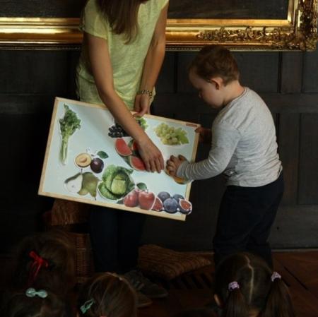 Uczestnicy zajęć w sali balowej