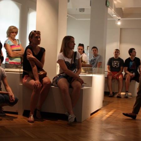 Zwiedzanie z przewodnikiem wystawy "Herbstowie. Historie niedokończone"