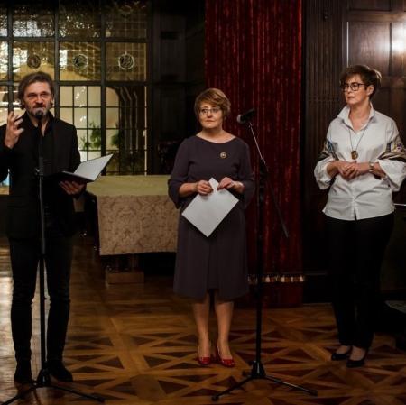 Jarosław Suchan (Dyrektor Muzeum Sztuki w Łodzi), Dorota Berbelska (kuratorka), Magdalena Michalska-Szałacka (kuratorka)