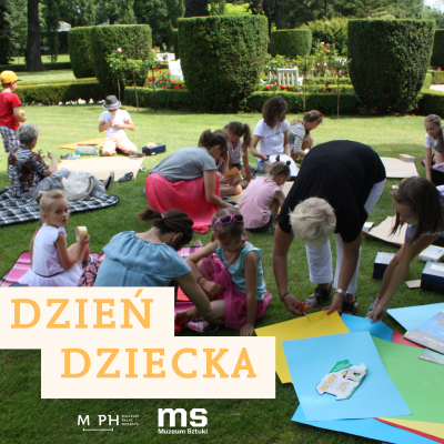 Grafika promująca Dzień Dziecka w Muzeum Pałac Herbsta. Zdjęcie przedstawia grupę dzieci i dorosłych biorących udział w warsztatach plastycznych na trawie w pałacowym ogrodzie. Uczestnicy siedzą na kocach i wycinają elementy z kolorowych arkuszy papieru. W dolnej części widnieje duży napis „DZIEŃ DZIECKA” na jasnym tle oraz logotypy MPH i Muzeum Sztuki.