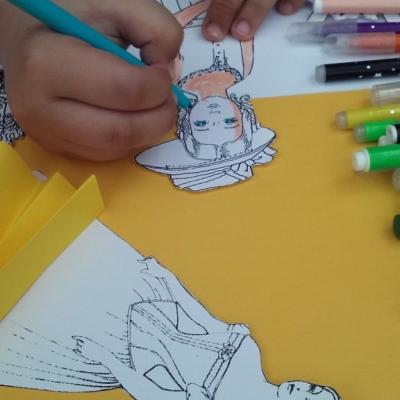 Warsztaty dotyczące mody przeprowadzone w szpitalu